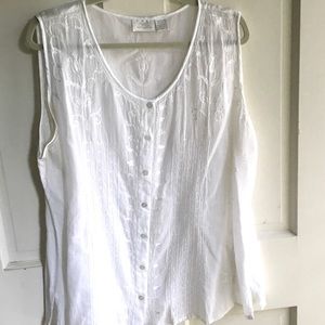 SORRY NOT FOR SALE!  NWOT 2X Embroidered White No-Sleeve Buttoned Tunic